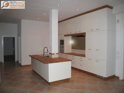 Louer Loft/Atelier 135 m2 Neuchatel